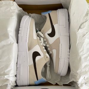 Nike Airforce 1 Pixel